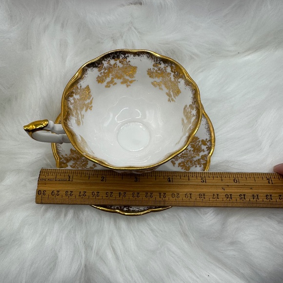 Royal Albert English Bone China tea cup & saucer. White china with gold flowers - Picture 7 of 9
